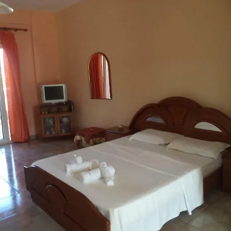 Karoubis * Kavallouri